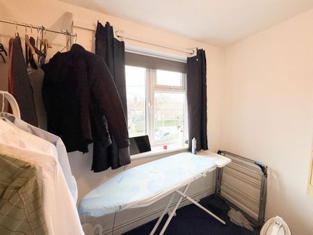 5 bedroom semi-detached house to rent - Photo 4