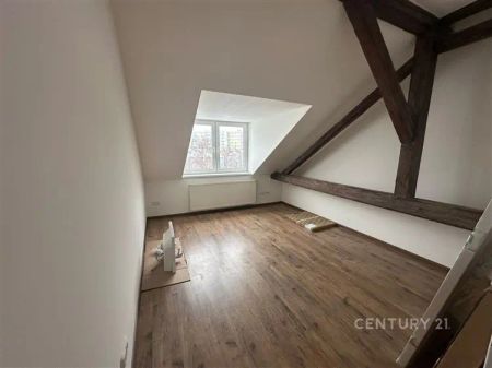 Pronájem útulného podkrovního bytu 2+kk v ulici 28. října 1080/24 v Chomutově - Fotografie 5