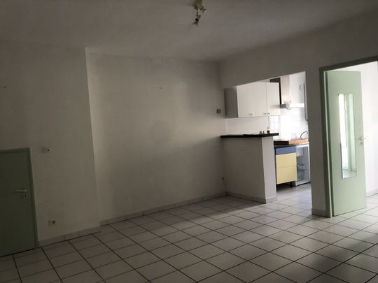 Location Appartement 2 pièces 43m² LA ROCHE CHALAIS 24490 - Photo 1