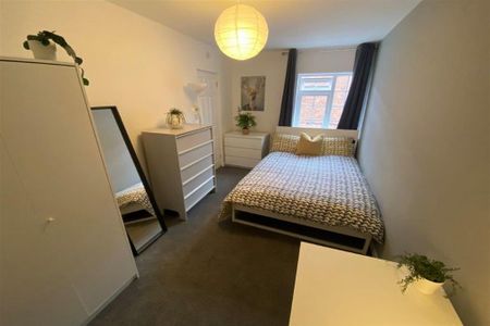 6 bedroom apartment to rent - Photo 2