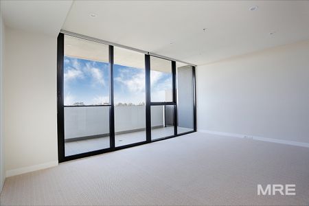 Large and light filled apartment that really hits the marque - Photo 2