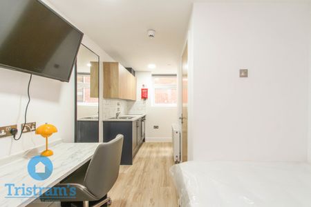 4 bed Apartment for Rent - Photo 2