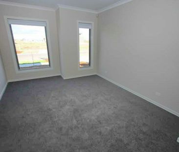 14 Arabella Circuit, Point Cook VIC 3030 - House For Rent | Domain - Photo 6