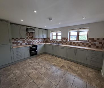 4 bedroom barn conversion to rent - Photo 3