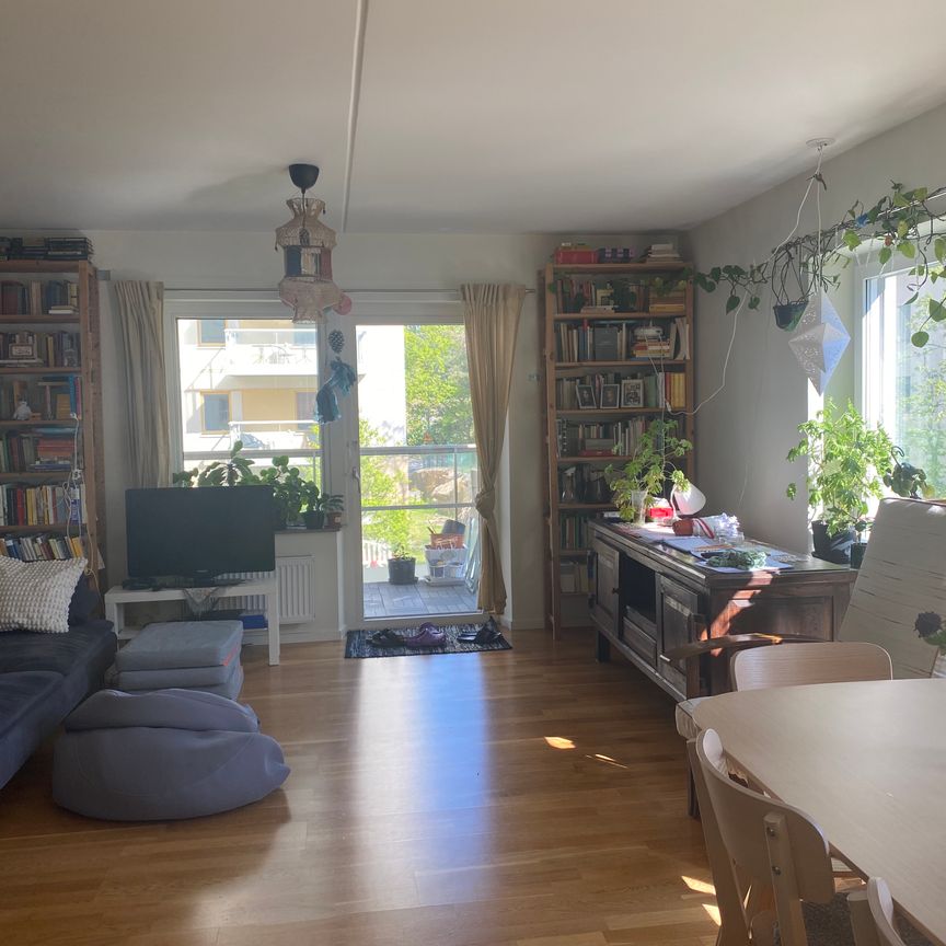 Ålgrytevägen, Skärholmen - Photo 1
