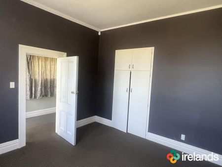 Spacious Living on Gloucester – Available Now !!! - Photo 2