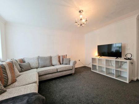 3 bedroom semi-detached house to rent - Photo 2