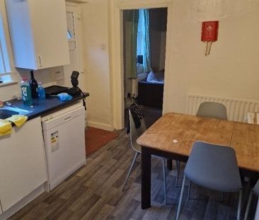 5 bedroom detached house to rent - Photo 5