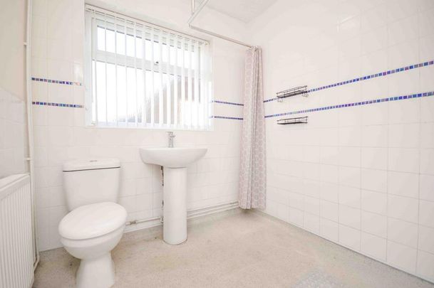 2 bedroom semi-detached bungalow to rent - Photo 1