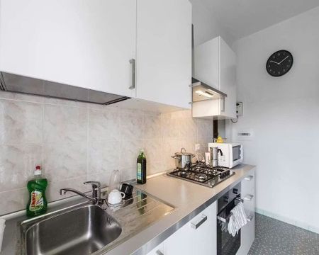 Via dei Mandorli, Corsico, Lombardy 20094 - Photo 2