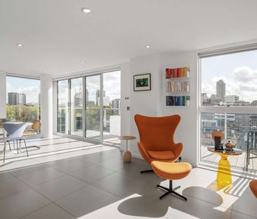 An exceptional three-bedroom penthouse in the sought-after Dance Sq... - Photo 3