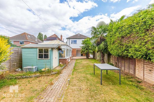 4 bedroom detached house to rent - Photo 1