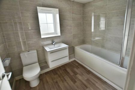 3 bedroom detached house to rent - Photo 5