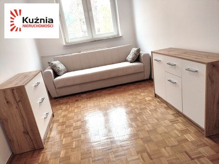 Trzy oddzielne pokoje i oddzielna kuchnia! - Zdjęcie 3