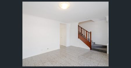 Impeccably maintained home in ideal location! - Photo 4