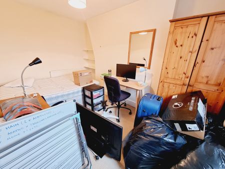 5 Bed Student Accommodation - Photo 4