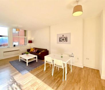 2 bedroom flat to rent - Photo 2