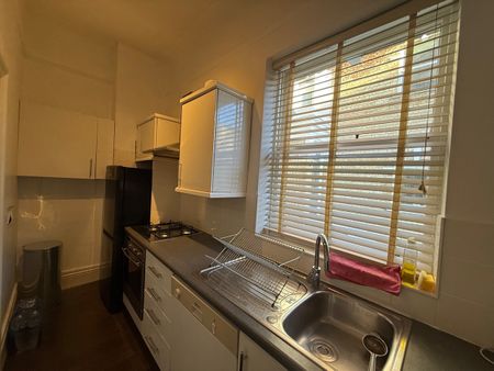 2 Bed Flat, Edith Road, W14 - Photo 5