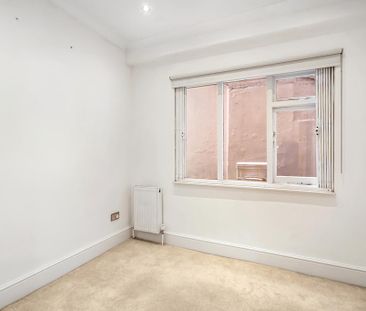 3 bedroom flat to rent - Photo 4
