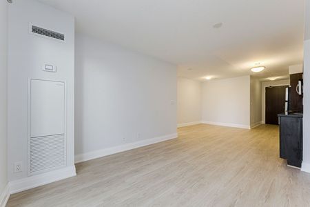 For Lease - 1 De Boers Drive Unit# 319, Toronto, Ontario - Photo 4
