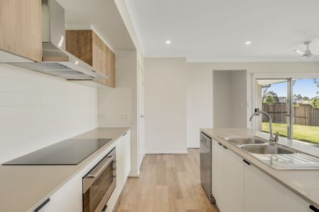 13 St Andrews Crescent - Photo 3