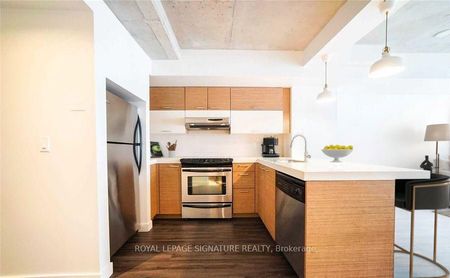 550 Wellington Lofts 55 , #105 - Photo 2