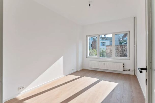 Licht en ruimte in het hart van Antwerpen 1 slaapkamer appartement - Photo 1