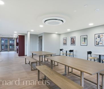 Victoria Road, Feltham - Photo 2