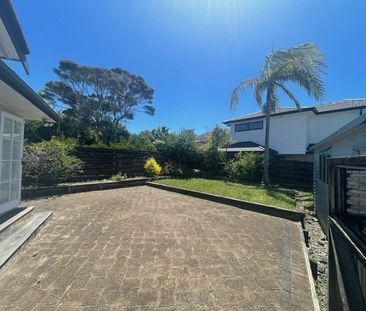 9 Towra Place, Botany Downs, Auckland - Photo 2
