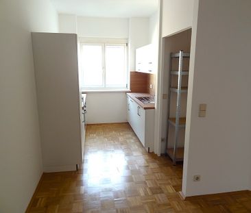 Gemütliche Mietwohnung mit neuer Einbauküche, Terrasse und Lift, in... - Photo 3