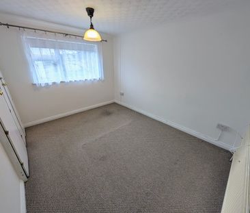 A 3 Bedroom Terraced - Photo 6