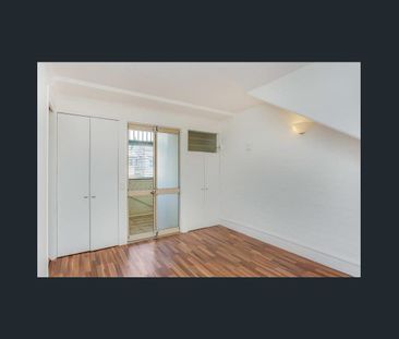 Ideal Inner City Oasis - 1 Bedroom unfurnished - Photo 1