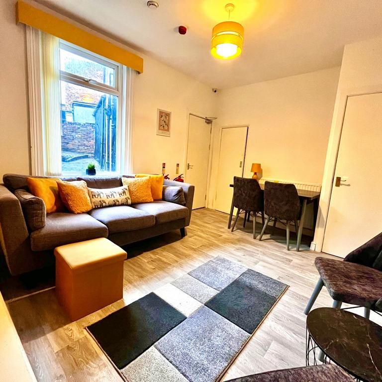 1 bedroom in a house share to rent - Photo 1