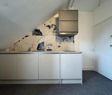 Studio Flat, Bond Street, W5 - Photo 2