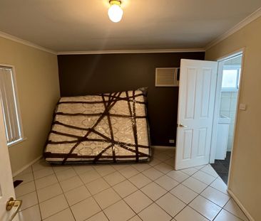 Noble Park - Photo 1