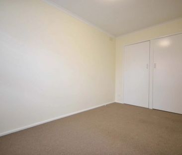 Cosy & Low-Maintenance 2-Bedroom Unit - Photo 5