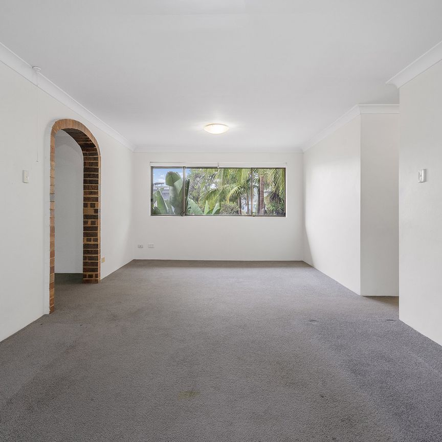 2 bedroom apartment - 25% below market rent - Photo 1