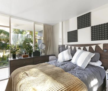 Boutique Harbour Front One Bedder - Photo 2