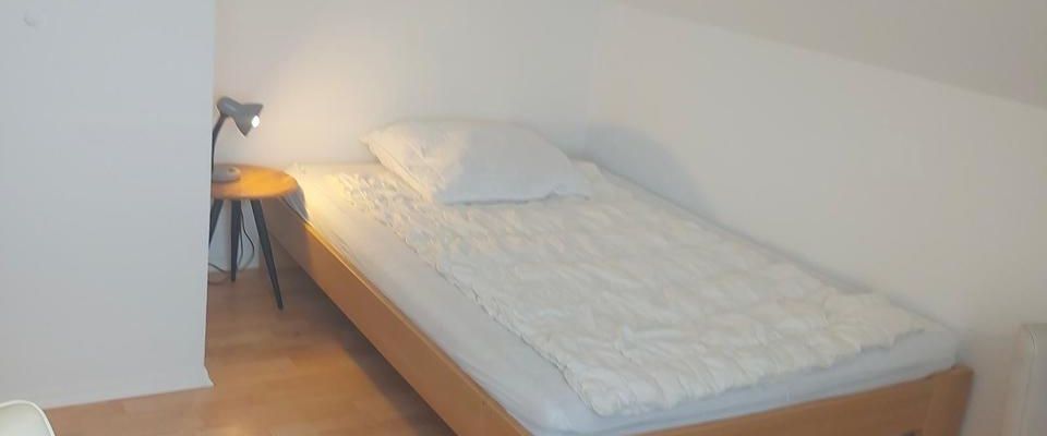 Möbliertes Zimmerin ruhiger Lage - Ditzingen-Hirschlanden - Photo 1