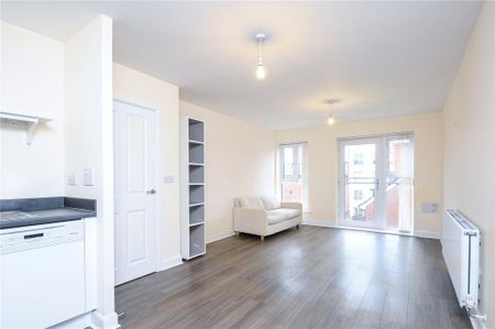 2 bedroom apartment to rent - Photo 3