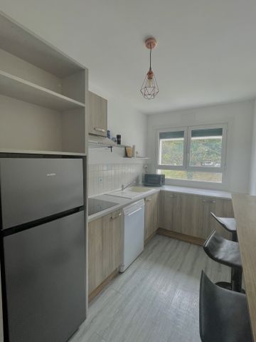 Location Appartement 4 pièces 85m² POITIERS 86000 - Photo 3