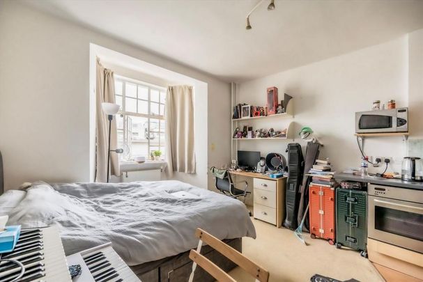 Studio to rent - Photo 1