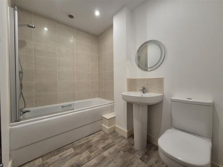 2 Bed House - Photo 4