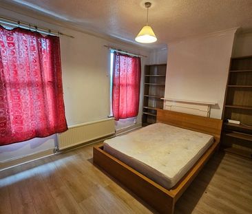 Room in a Shared House, Scales Road, N17 - Photo 1