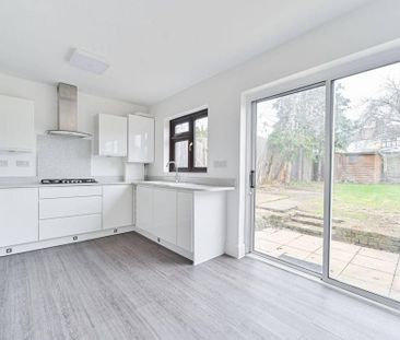 3 bedroom semi-detached house to rent - Photo 6