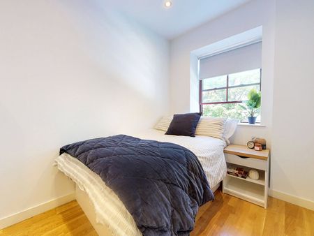 Apt 17, Crown Residence - Photo 5