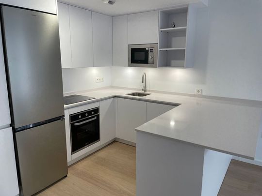 Alquiler de piso en Calle Vicenzo Bellini, 1 - Photo 1