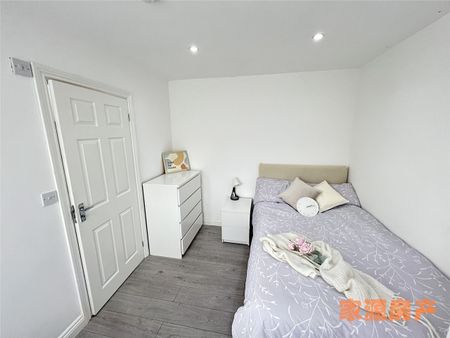 6 Bed Semi-Detached House, Templars Field, CV4 - Photo 5
