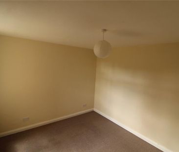 2 bedroom maisonette to rent - Photo 3
