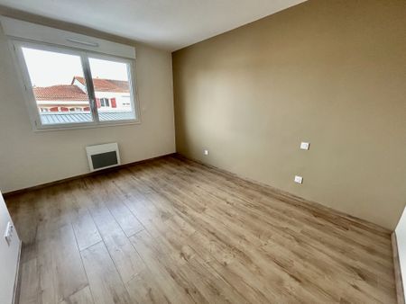 Location Appartement 2 pièces 42m² ALBI 81000 - Photo 4